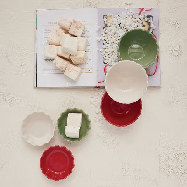 8" Round Stoneware Scalloped Plate (3 Colors)