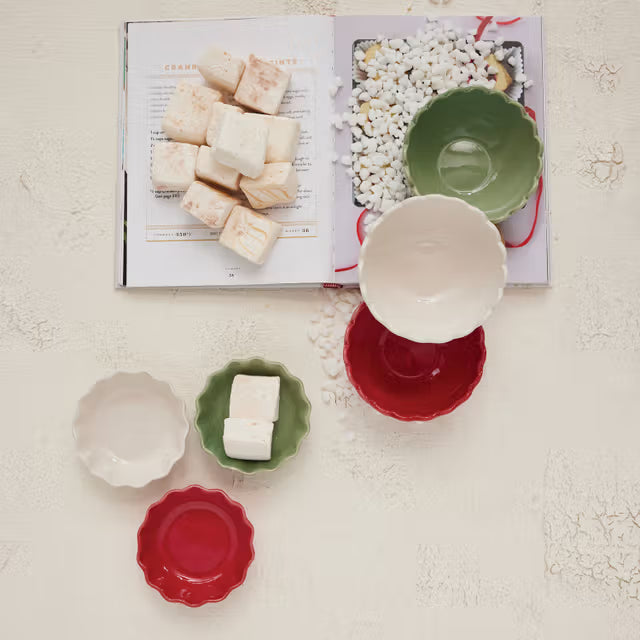 Round Stoneware Scalloped Bowl ( 3 Colors)