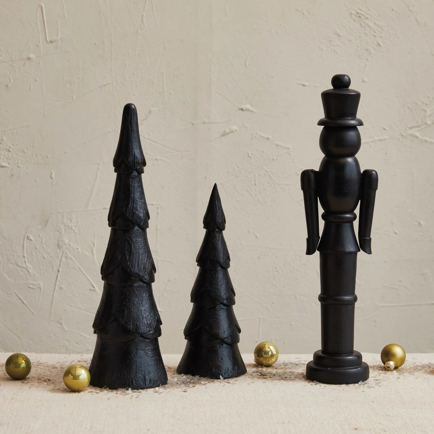 Mango Wood Nutcracker, Matte Black