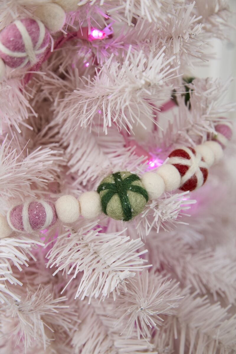 Treat  Garland 54"