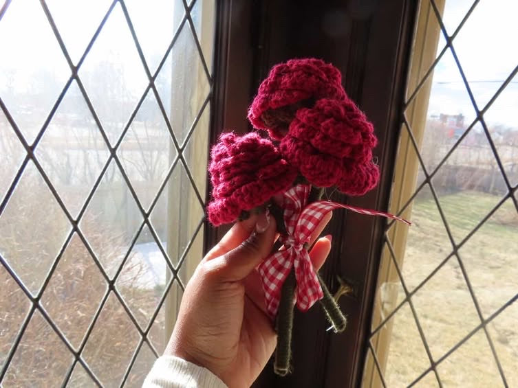 Handmade by Destynee - Crochet Rose Bouquets