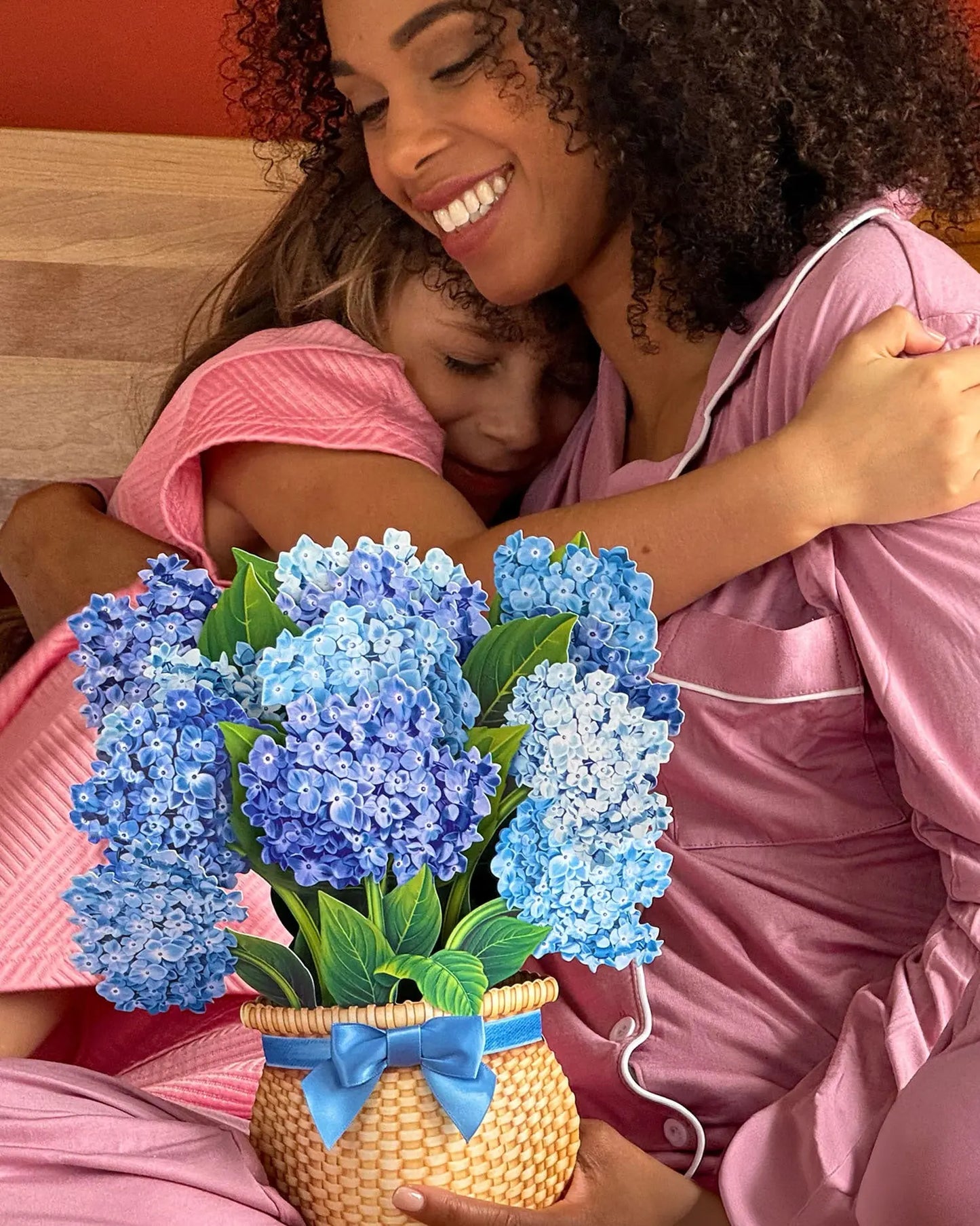 Freshcut Paper Nantucket hydrangea - Pop Up Greeting Card