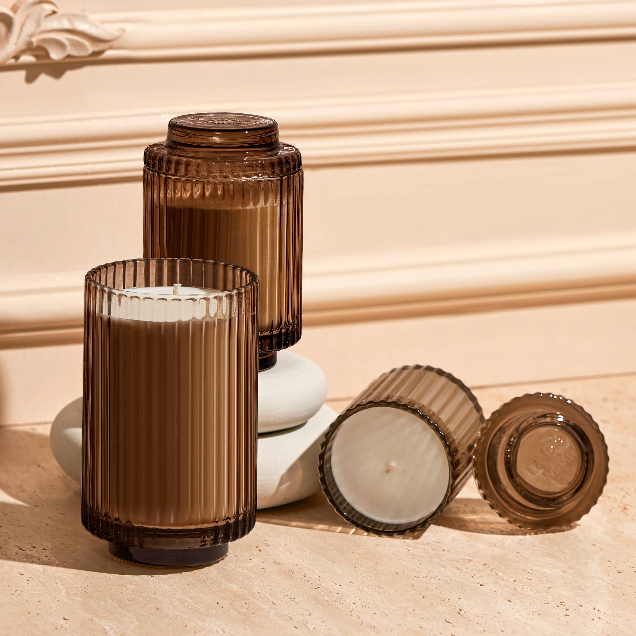 La Jolie Muse - Saffron & Oud Scented Candle- 7oz