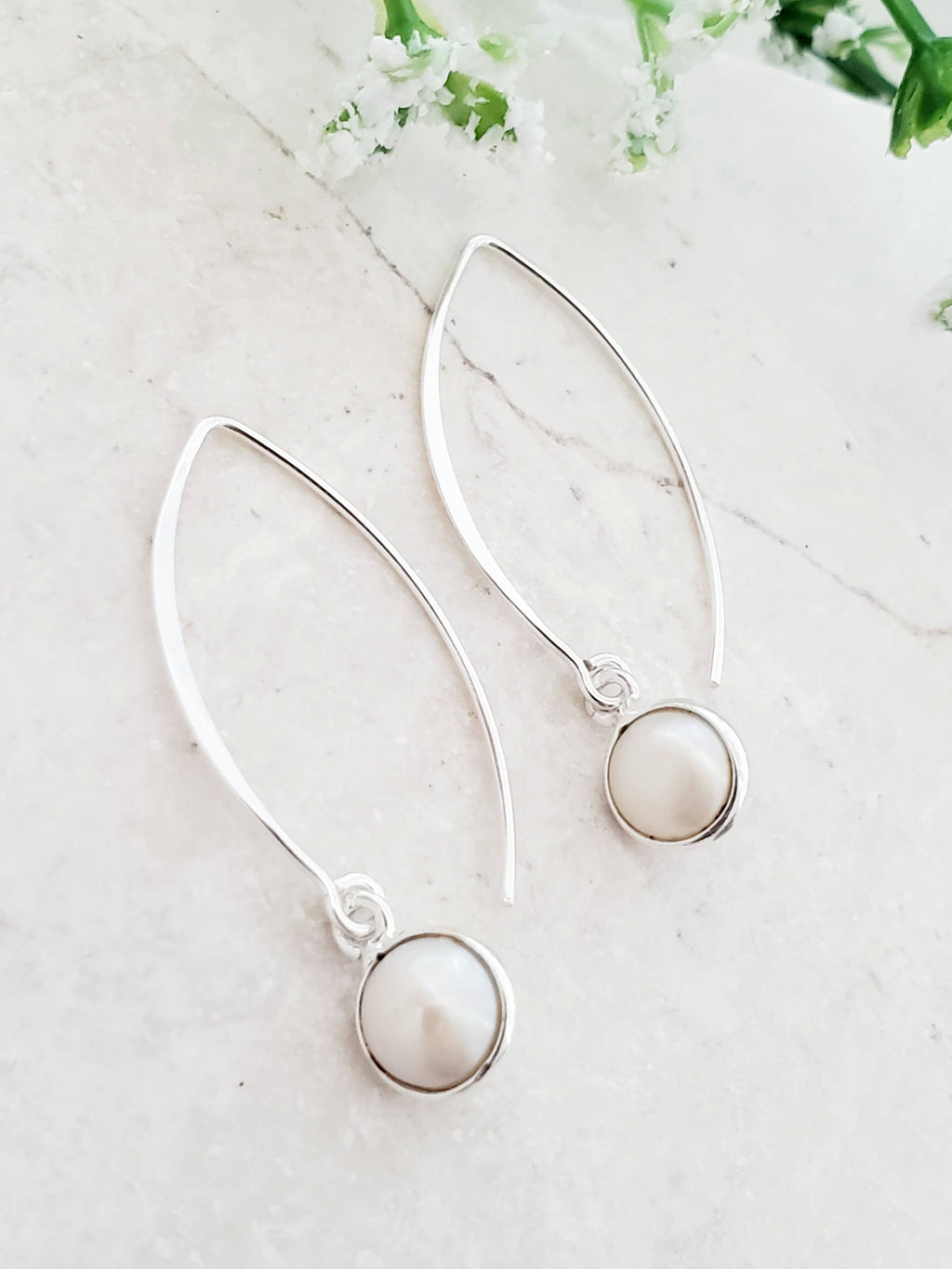 Sosie Designs - Sterling Silver 925 -  Flat Marquis Round Bezeled Pearl Earring - White