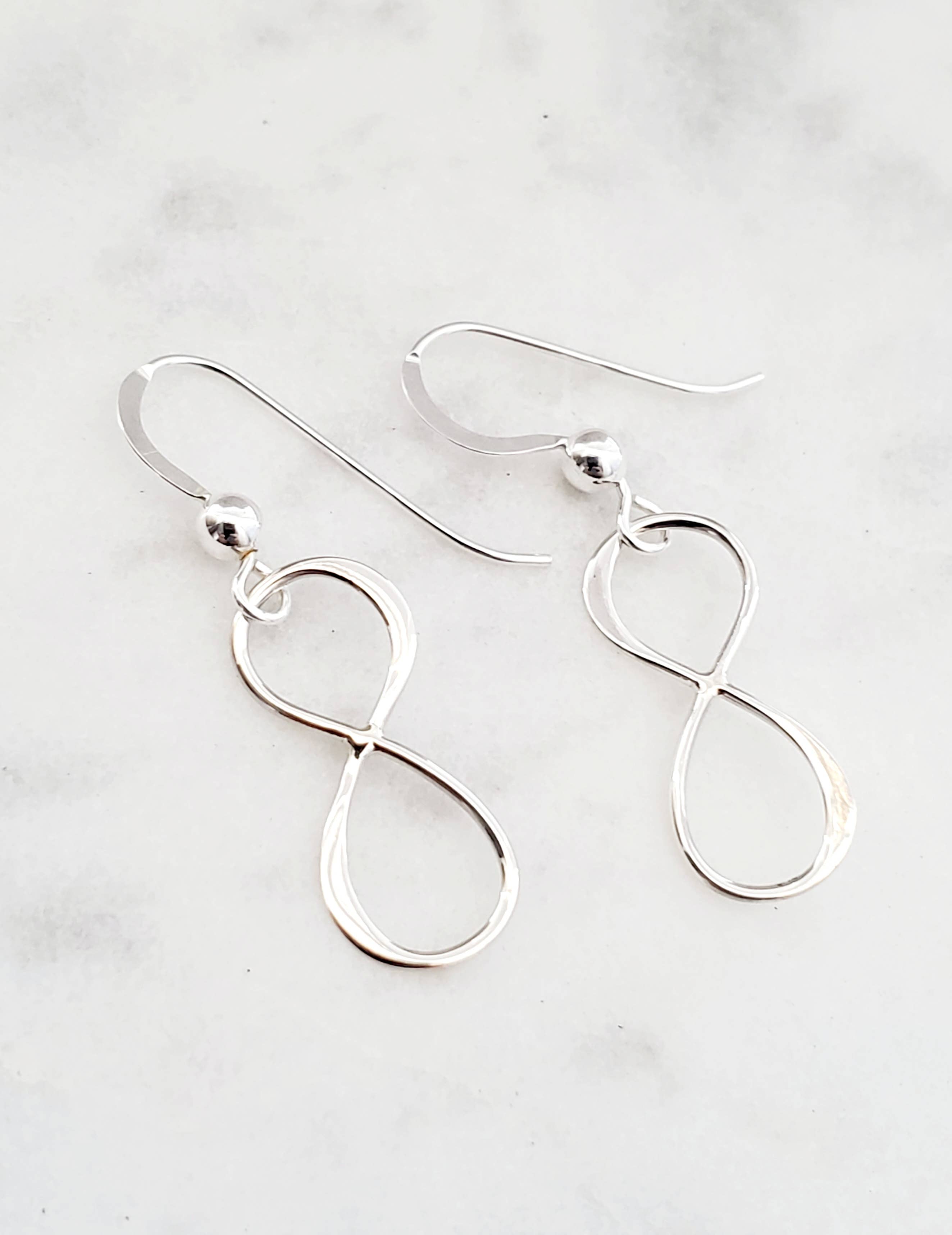Sosie Designs - Silver 925 - Infinity Earrings