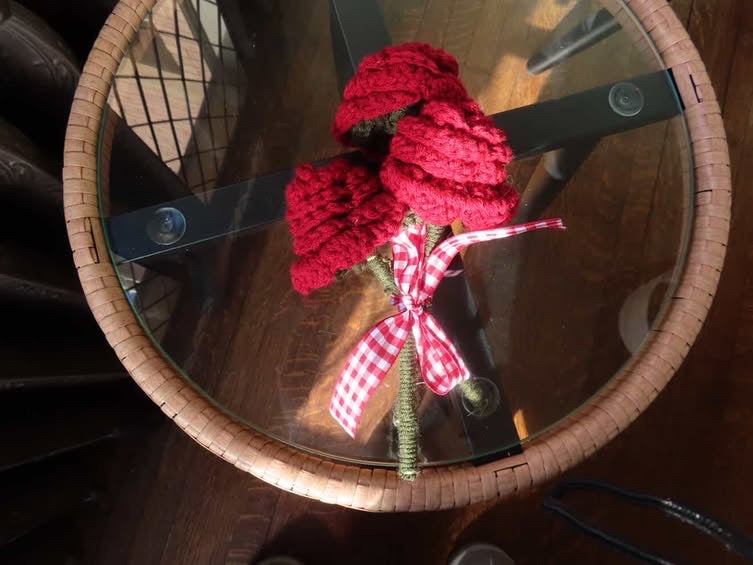 Handmade by Destynee - Crochet Rose Bouquets