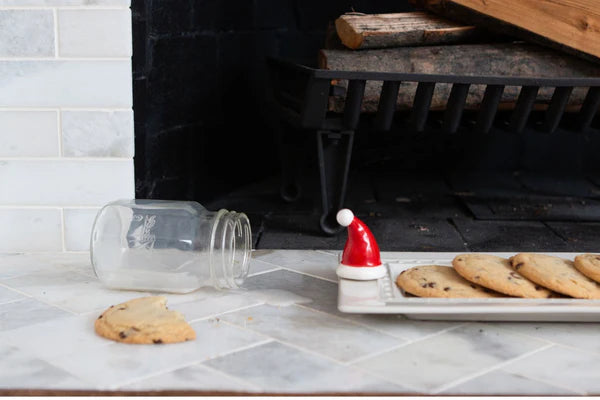 Nora Fleming Santa Stops Here / Santa Hat Mini