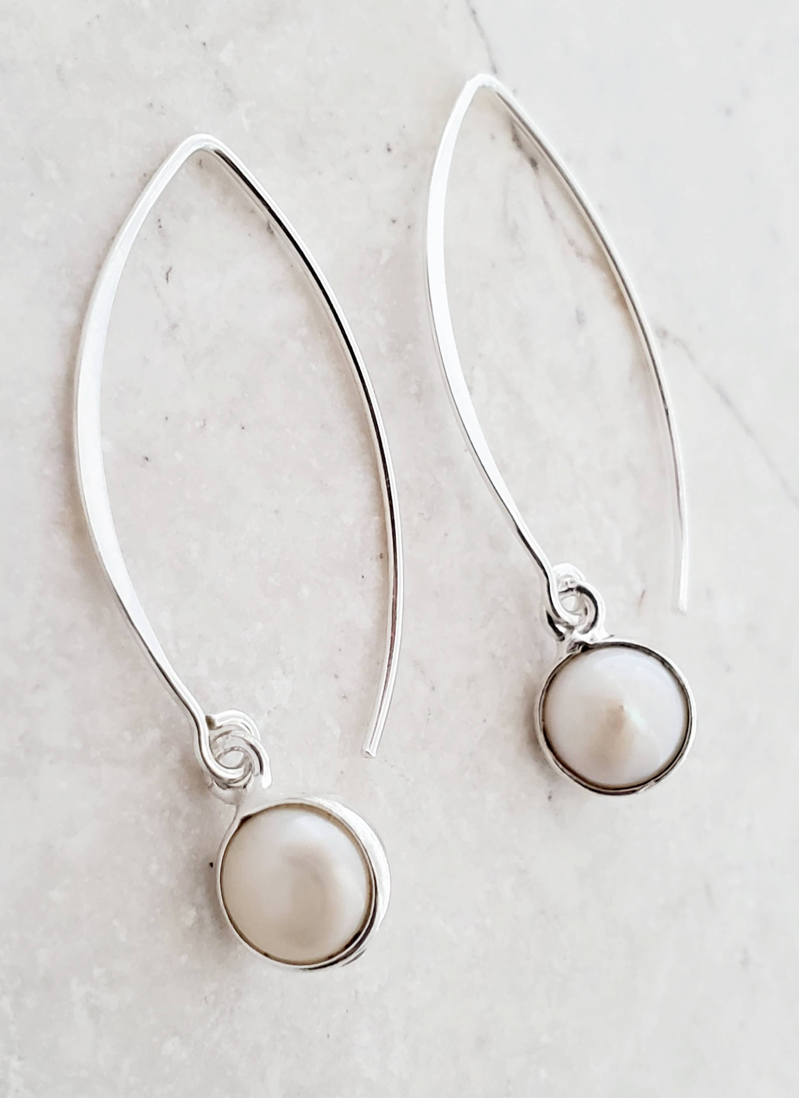Sosie Designs - Sterling Silver 925 -  Flat Marquis Round Bezeled Pearl Earring - White
