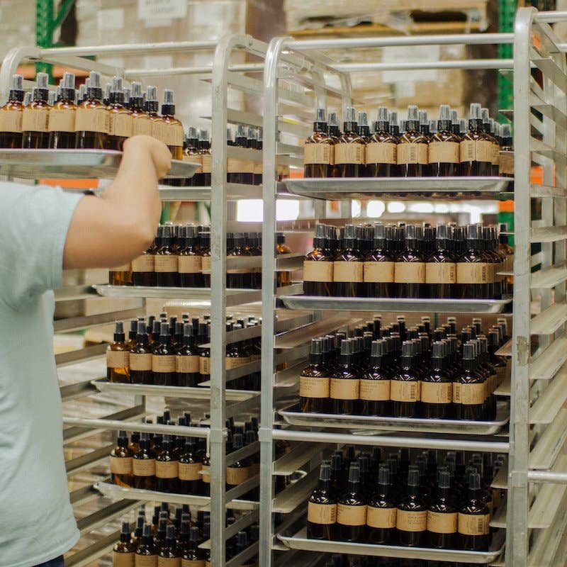 P.F. Candle Co. - Teakwood & Tobacco - 7.75 fl oz Room & Linen Spray