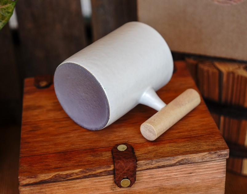 Modern White Glaze Wood Handle Mug