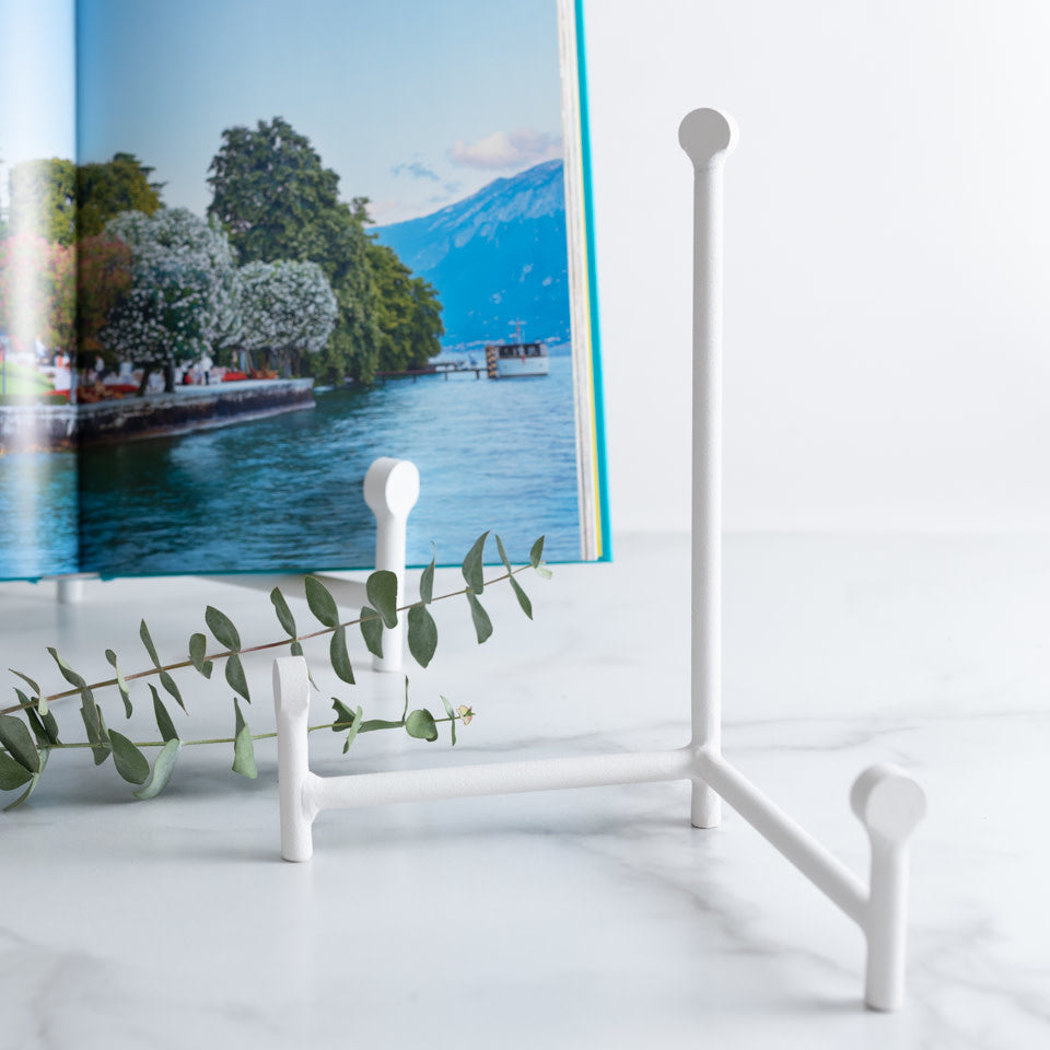 Le Cirq Picture Frame Easel (White)