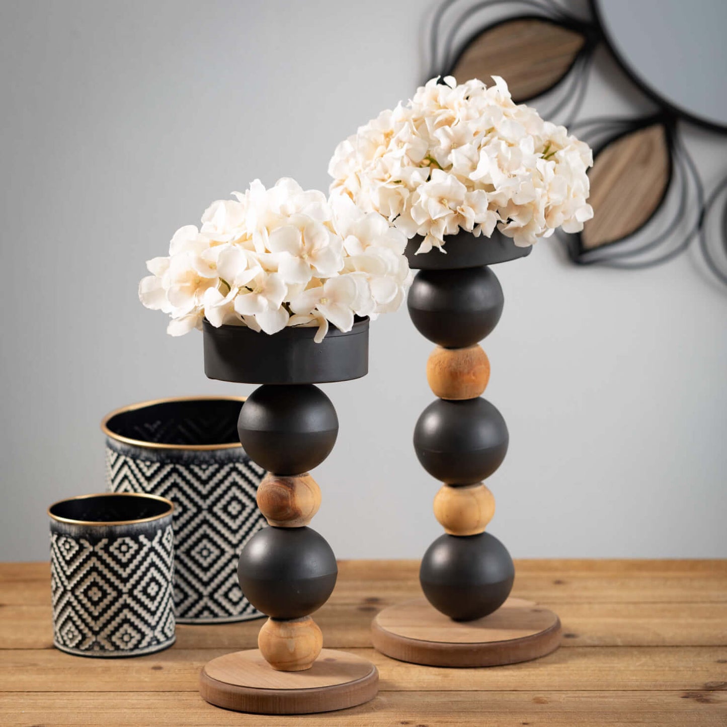 Stacked Sphere Pillar Holder