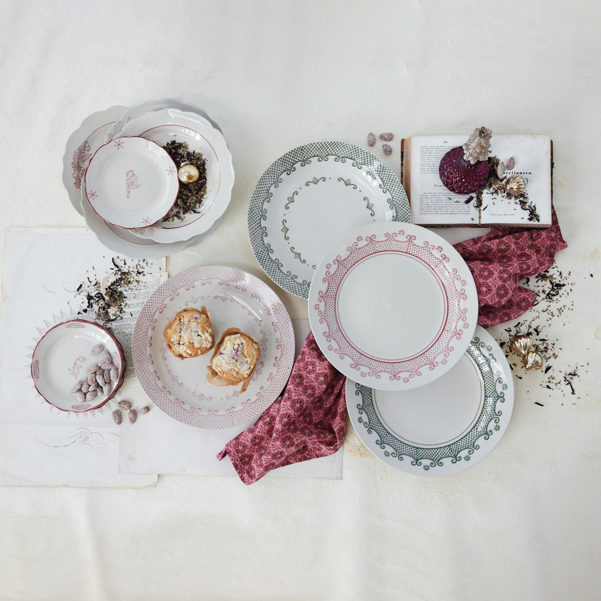 Creative Co-Op -Stoneware Plate with Pattern (4 Styles)